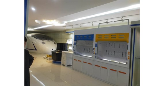 實(shí)驗(yàn)室玻璃鋼通風(fēng)柜一般多大規(guī)格？